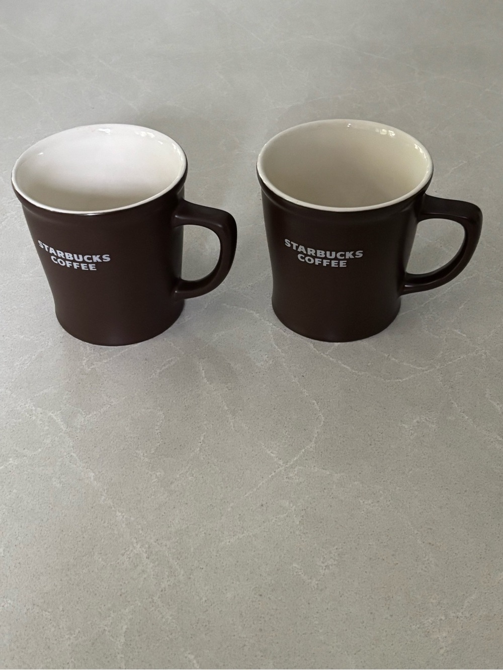 Vintage 2008 STARBUCKS Classic Brown Coffee Mug Pair - 16 oz Grande